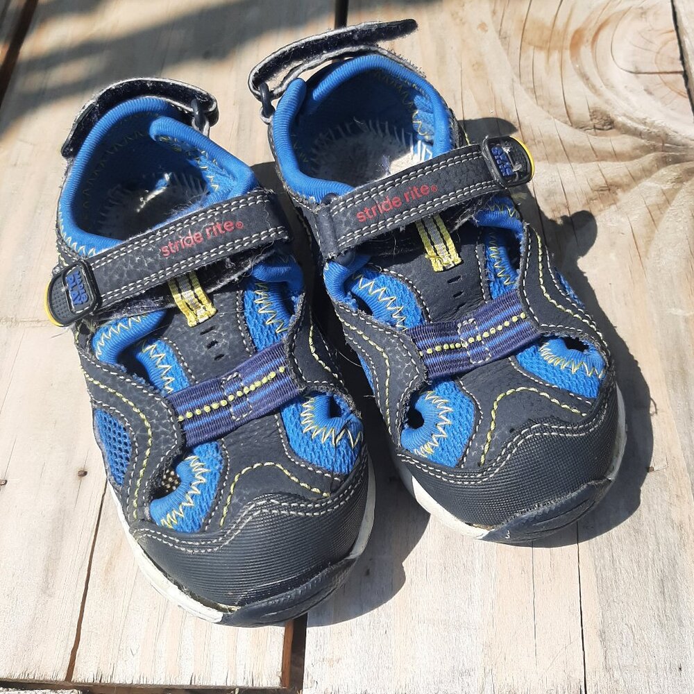 Stride rite sandle